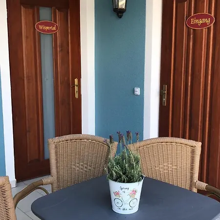 Guest house Rheinliebe Bistro Und Pension Lorch am Rhein