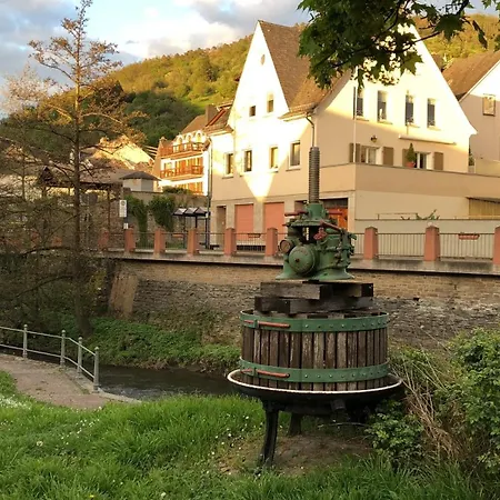 Rheinliebe Bistro Und Pension * Lorch am Rhein